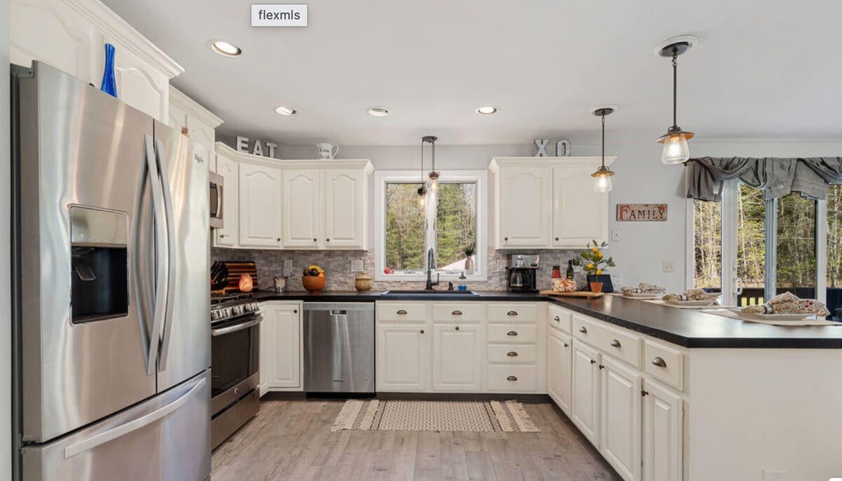 Building Photo - 13 White Pine Ln