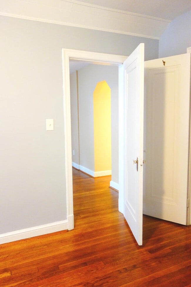 Building Photo - 8409 Greenwood Ave