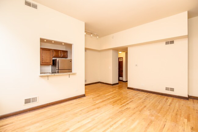 Building Photo - 957 W Armitage Ave