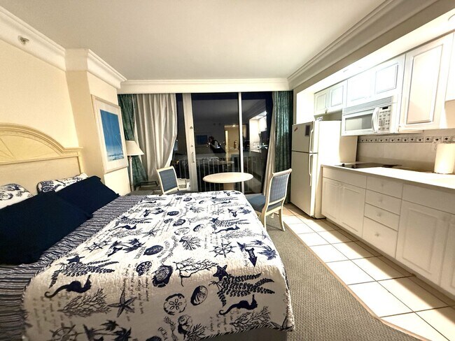 Building Photo - Beachside studio condo Coming Soon!