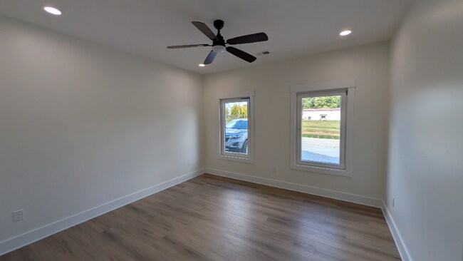 Building Photo - 115 Anile St