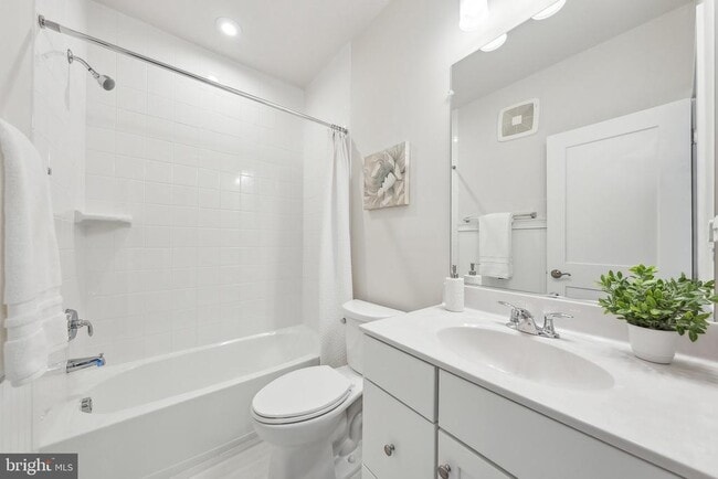Building Photo - 44603 Wolfhound Sq