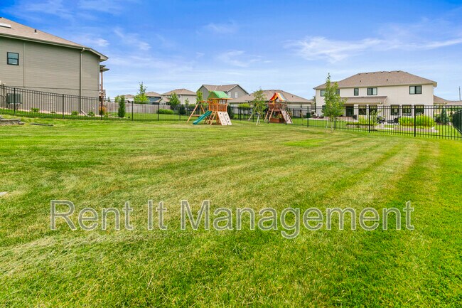 Building Photo - 18765 Larimore St