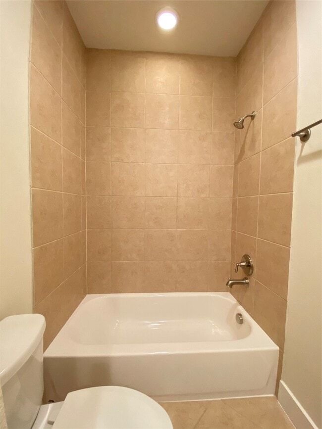 Building Photo - 9510 Cedarpost Square St