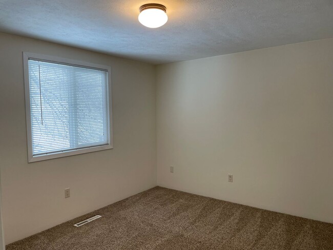 Building Photo - Updated 3BD/2.5BA Westminster Home