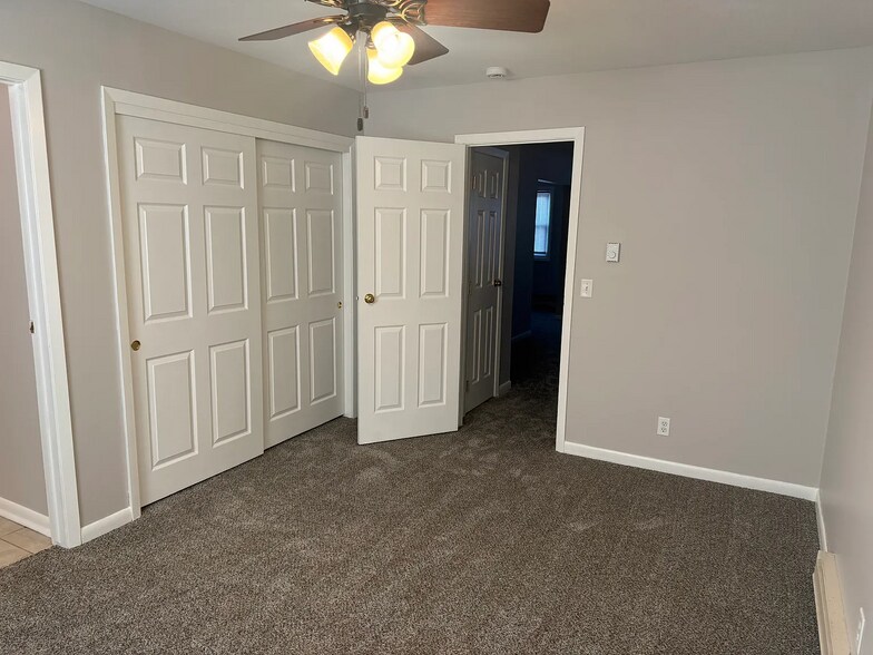 Building Photo - 5125 Marshall Dr