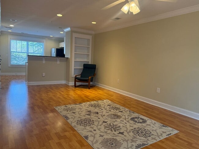 Building Photo - 1830 Candlewood Court #208