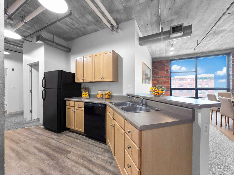 Primary Photo - Crescent Lofts