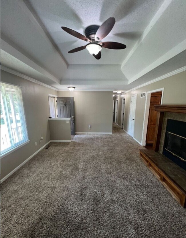 Building Photo - Coming Soon: Charming Home with Finished Basement & 2-Car Garage – Lee’s Summit