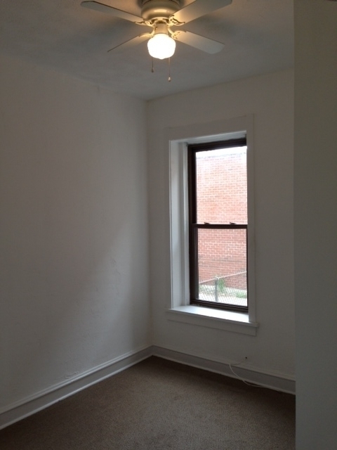 Building Photo - 1153 W Webster Ave