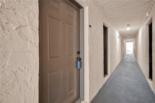 Building Photo - 14500 SW 88th Ave
