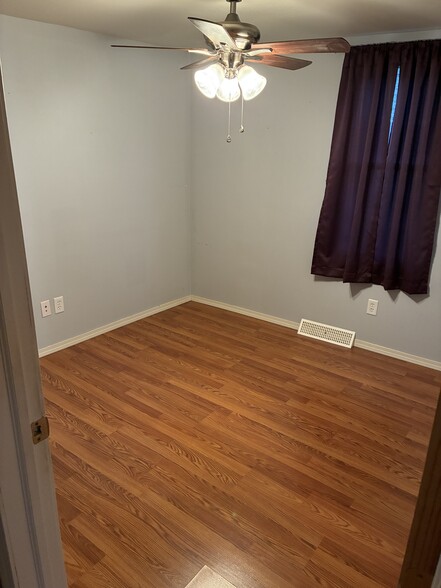 Building Photo - 305 Calder Ave