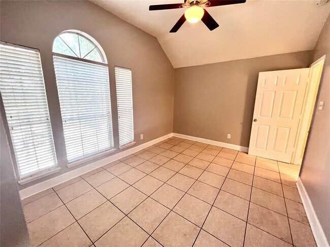 Building Photo - 16902 Sandy Reef Ct