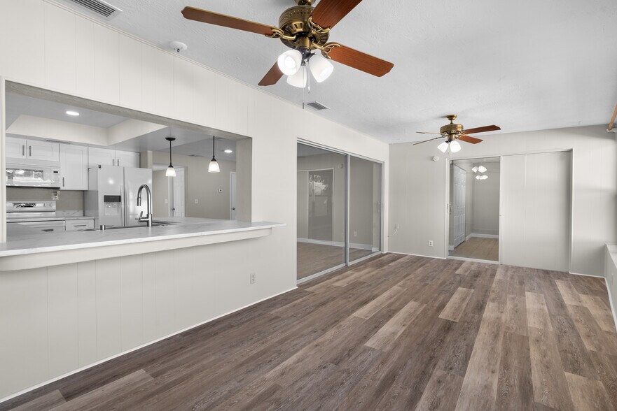 Building Photo - 9318 1st St N