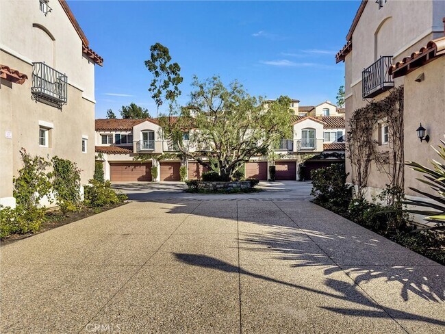 Building Photo - 6 Celano Ct