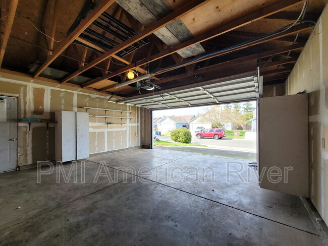 Building Photo - 8382 Wheatland Dr