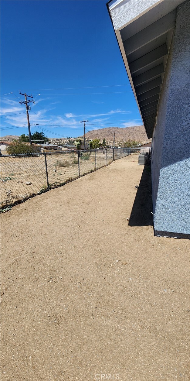 Building Photo - 6474 Camarilla Ave