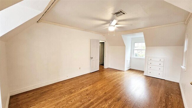 Building Photo - 2108 NW 25th St