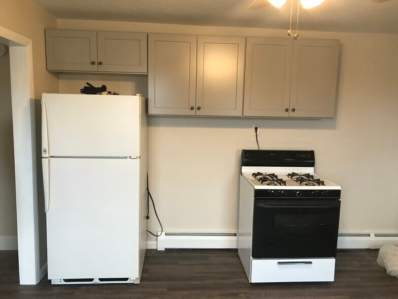 Building Photo - 5 Greystone Ave