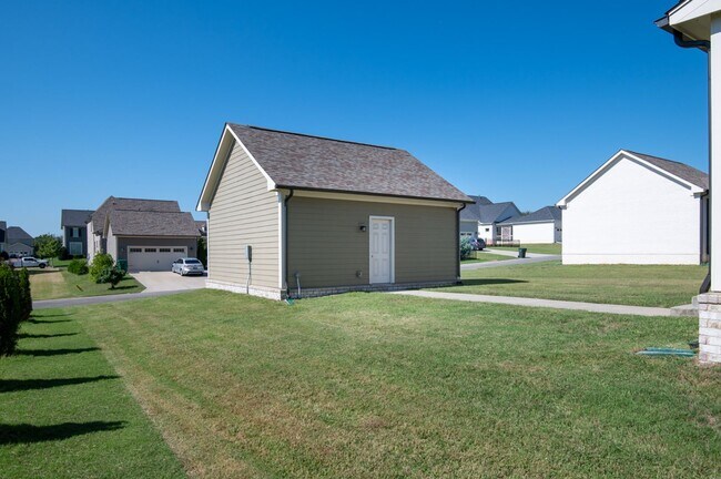 Building Photo - 797 Ravensdowne-