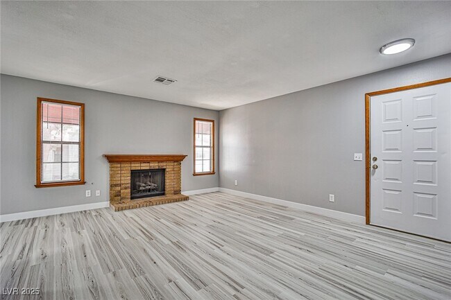 Building Photo - 6649 W Tropicana Ave