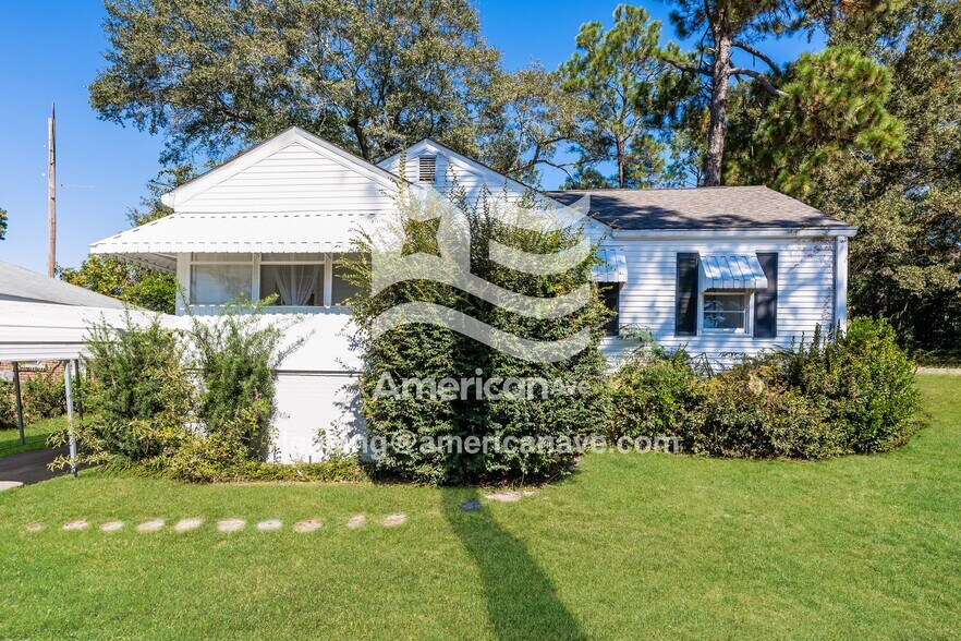 Building Photo - 3054 Somerset Dr