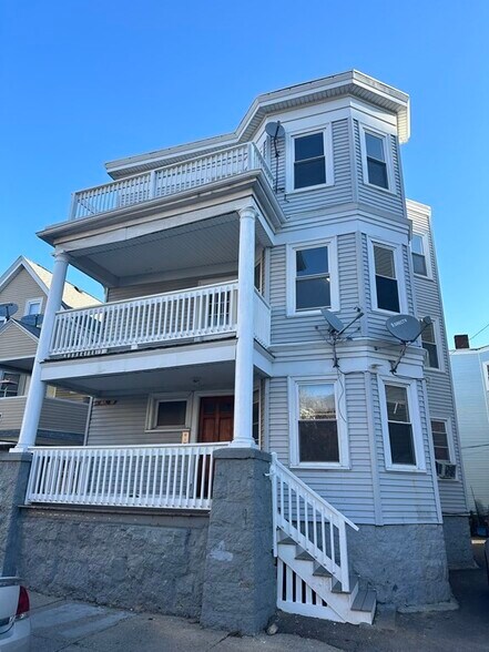 Building Photo - 86 Topliff St