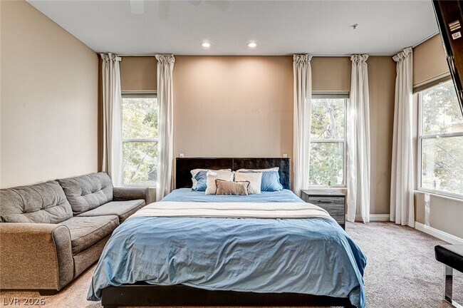 Building Photo - 56 E Serene Ave