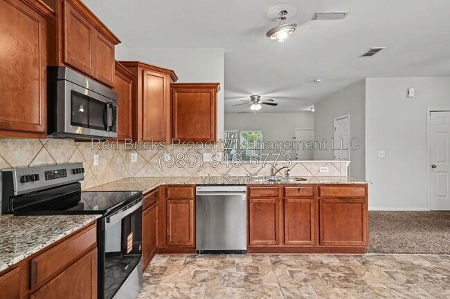 Building Photo - 4613 Tradd Cir