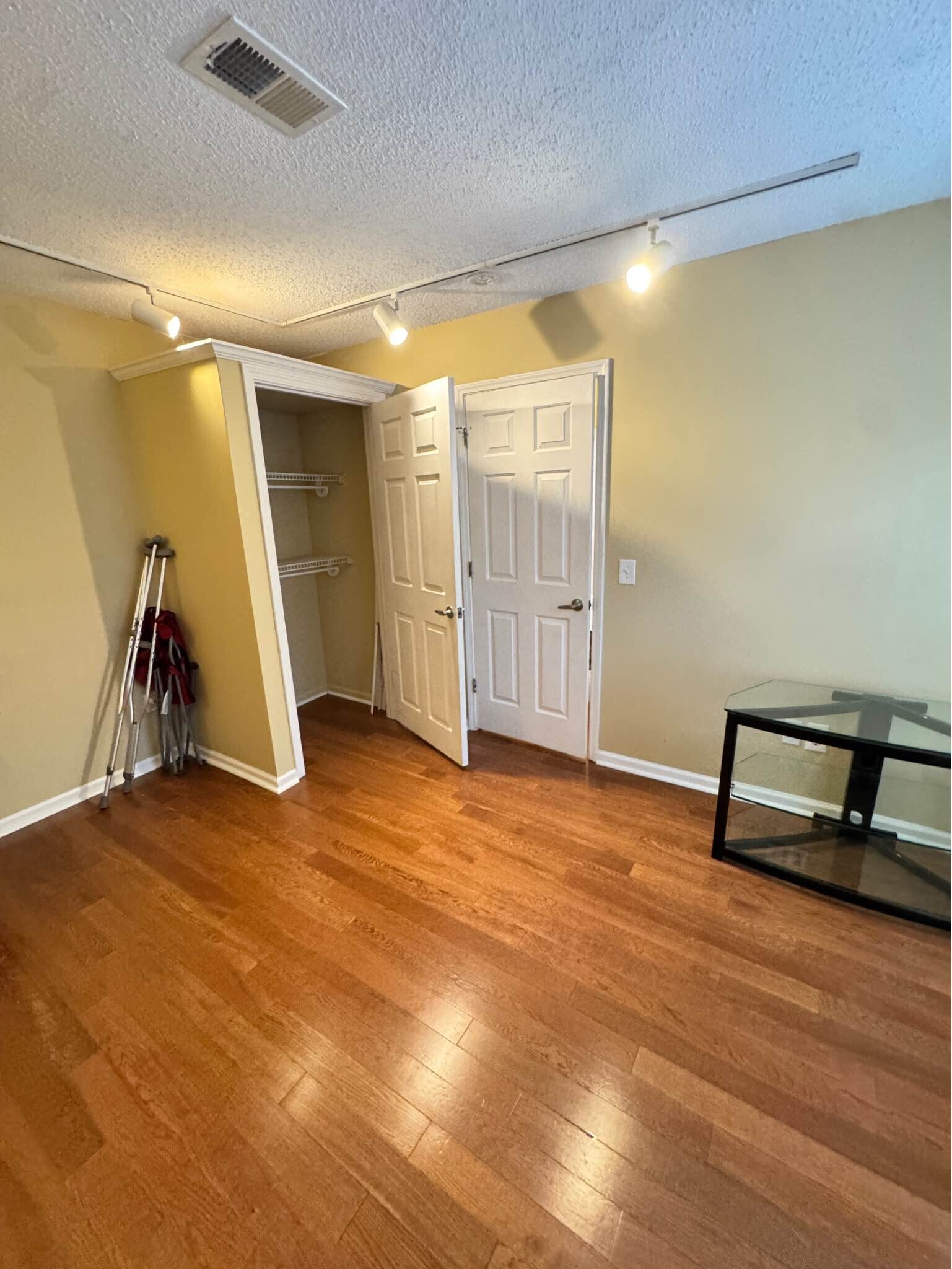 Building Photo - 601 Abingdon Way