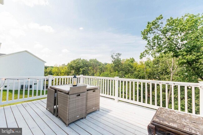 Building Photo - 342 Europa Way