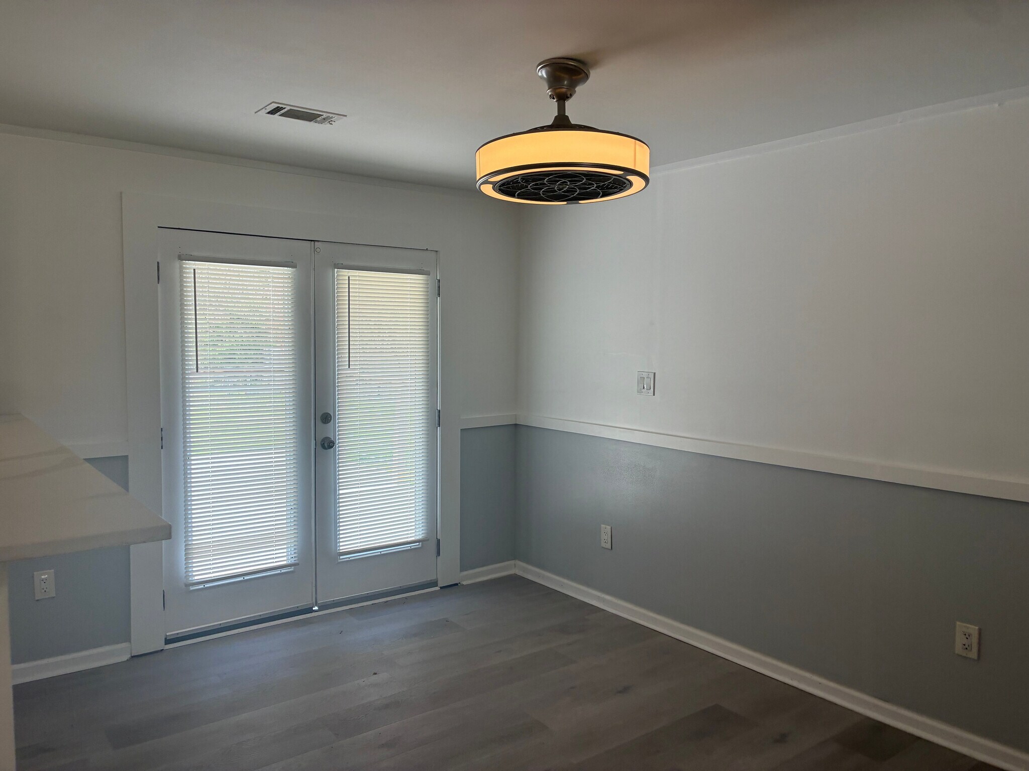 Building Photo - Room in Duplex on Union Rd SW