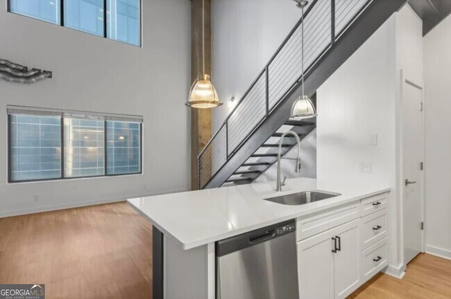 Building Photo - 230 18th St NW