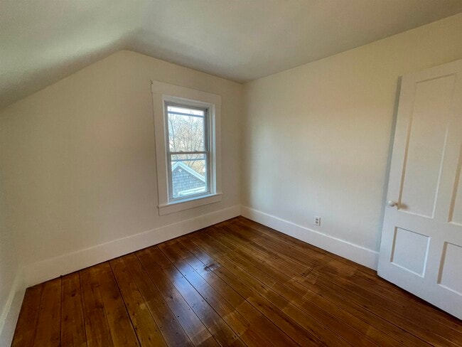 Building Photo - 87 Granger St