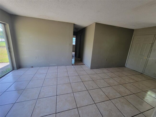 Building Photo - 5165 Lanette St