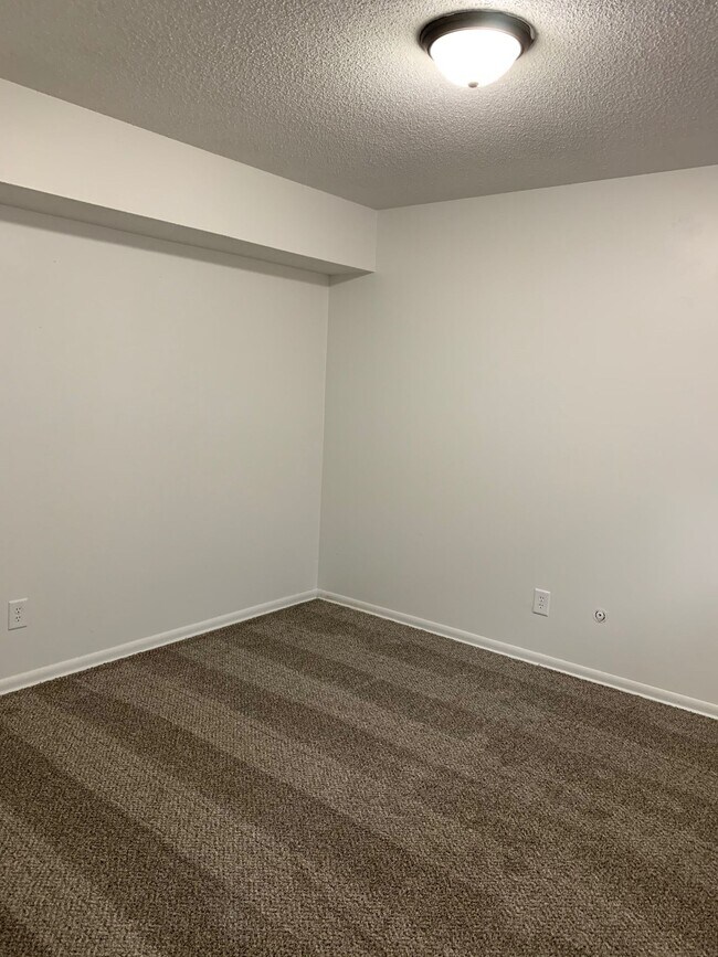 Building Photo - Gateway Hill Apartments