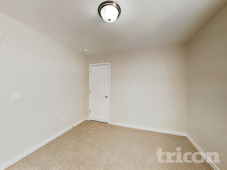 Building Photo - 7030 McLothian Ln