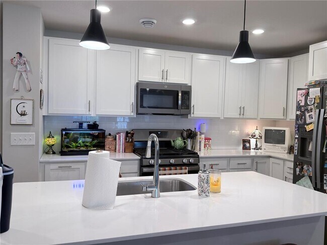 Building Photo - 10518 Weston Wy N