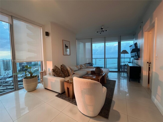 Building Photo - 888 Biscayne Blvd
