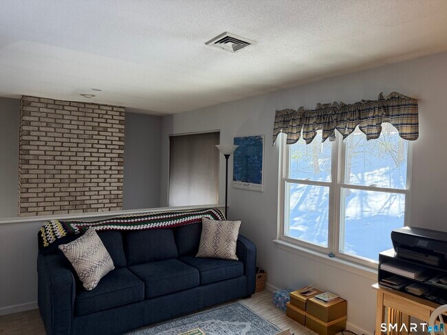 Building Photo - 30 Folkstone Rd