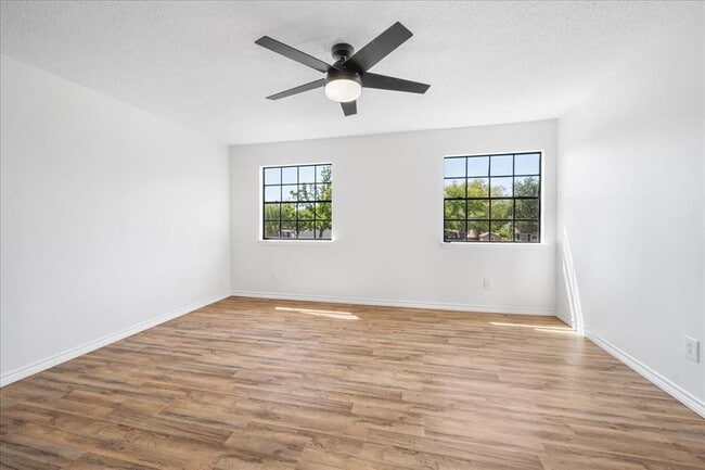 Building Photo - 1404 Deupree Dr