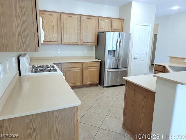 Building Photo - 2331 Bildad Dr