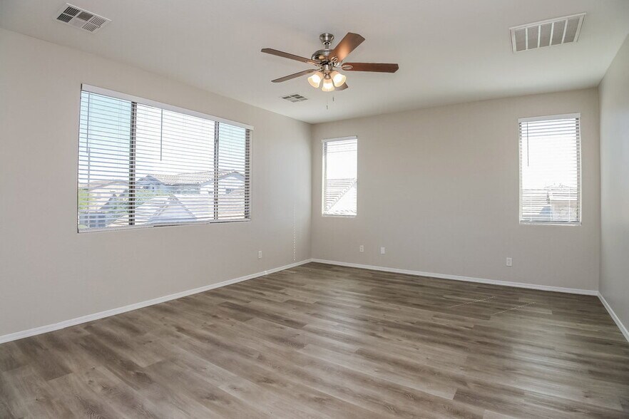 Building Photo - 3151 S Southwind Dr