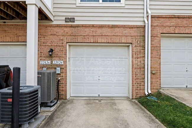 Building Photo - 22824 Ferncrest Terrace