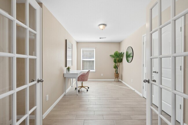 Building Photo - 1001 Strawberry Ridge Dr