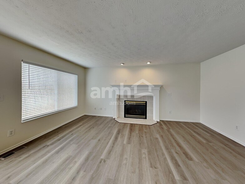 Building Photo - 170 Old Carriage Ct