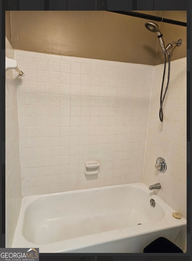 Building Photo - 2539 Oakridge Pl
