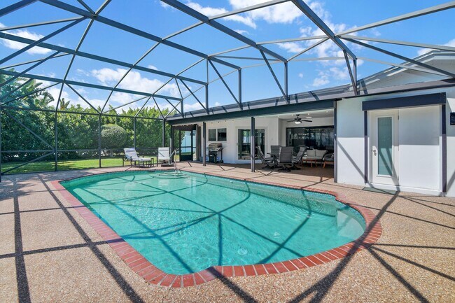 Building Photo - 798 E Boca Raton Rd