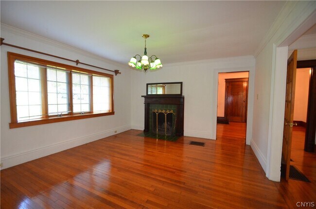 Building Photo - 210 Lincoln Park Dr