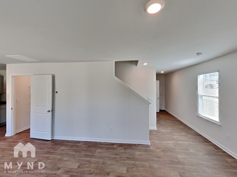 Building Photo - 2126 Allium Dr